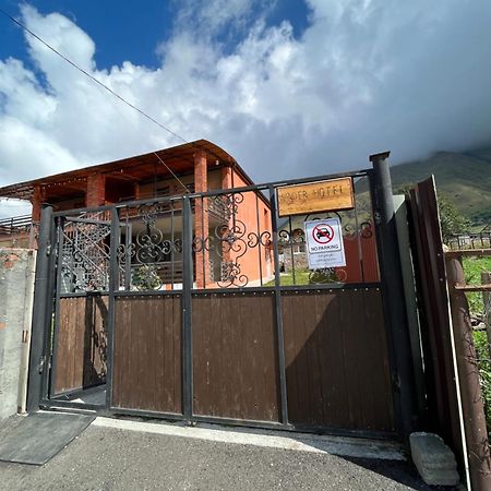 Wander Kazbegi Hotel Buitenkant foto